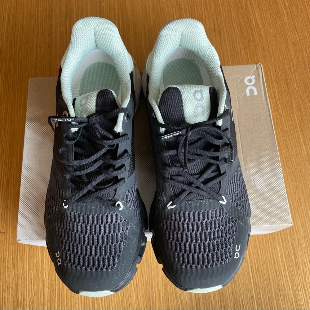 On Running Cloudflyer Black Mint Light Green Sneaker Size 9